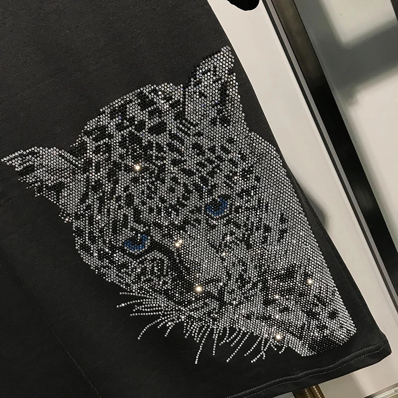 

2021 summer men's new shirt slim personality leopard hot diamond round collar casual short-sleeved t-shirt fashion trend