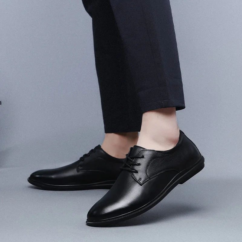 

Новинка 2021, модная классическая деловая мужская обувь, Классические Кожаные мужские костюмные туфли, модные классические туфли на шнуровке...