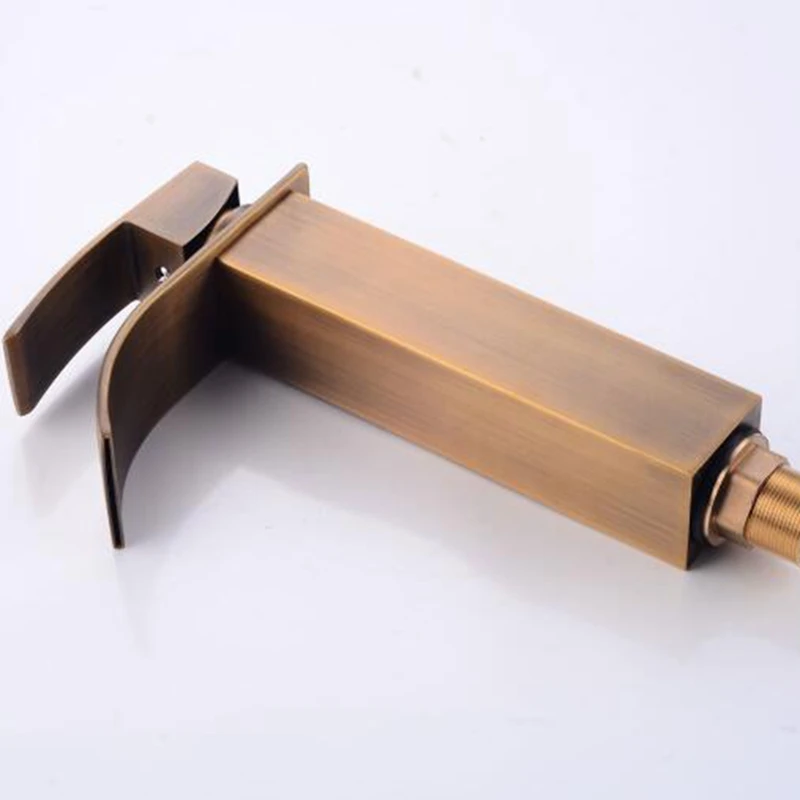 Квадратный высокий смеситель Vidric для ванной комнаты античная бронза