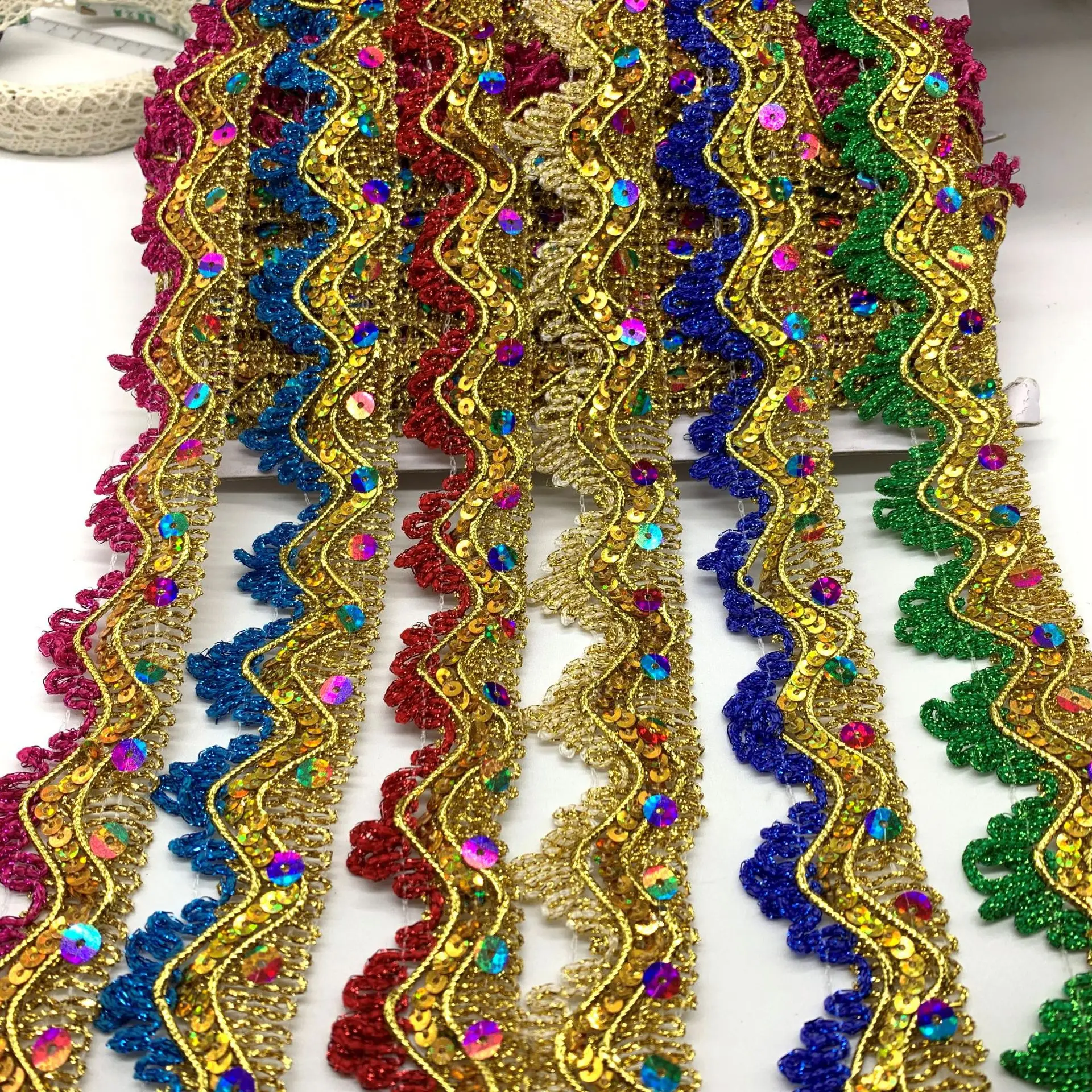 

15 Yards/lot Sequined Lace Ribbons Gold Lace Appliques Rainbow Trims DIY Cosplay Clothing Accessories Patchwork 4cm Wide