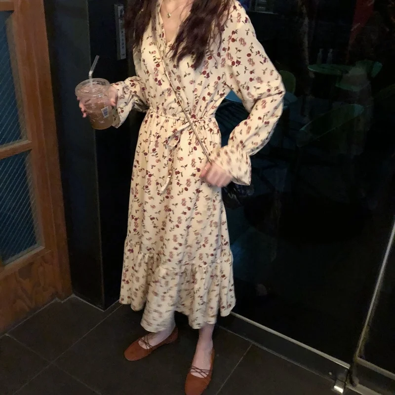 Корейский Декор жареное платье черный красивый свободный V образный вырез рукав