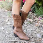 2021 г. Классические ковбойские сапоги с вышивкой в западном стиле для женщин, кожаная женские ковбойские ботинки обувь на низком каблуке женские сапоги до колена
