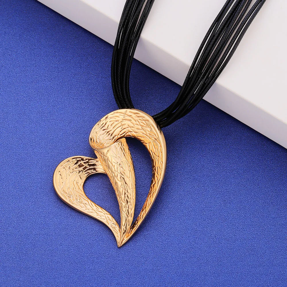 Женское ожерелье с подвеской в виде сердца черная кожаная цепочка Золотое и