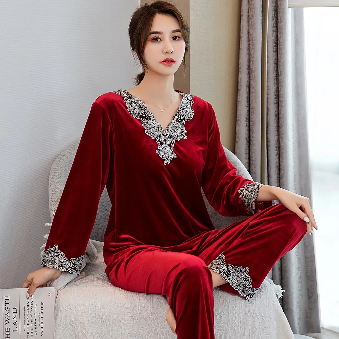 

Autumn New Casual Nightwear Velvet Sleepwear 3PCS Pajamas Suit Homewear Intimate Lingerie Female Home Clothing Pyjamas