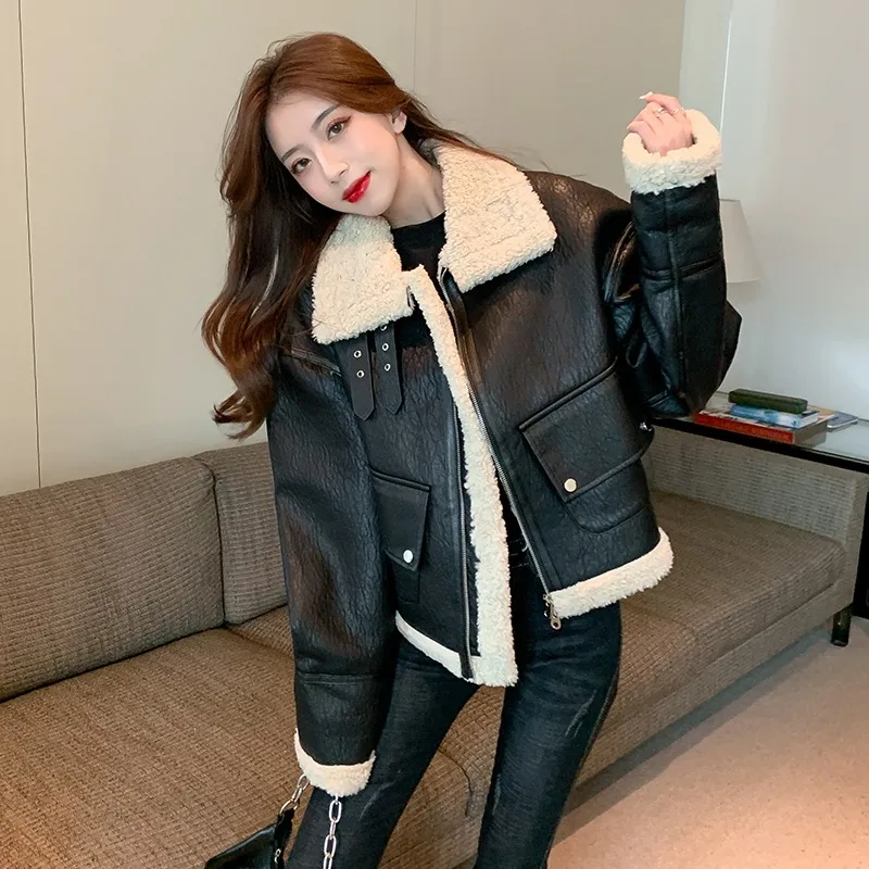 

Women High Quality Black Motorcycle Jacket Thermal Padded Warm Parkas Short Design Lamb Fur Flight Coat
