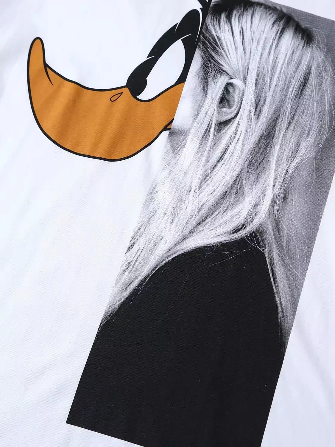 

2020 New Women Abstract Character Cartoon Print Casual T-shirt Female O Neck Basic Summer White T Shirt Leisure Brand Tops T612