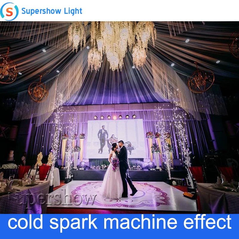

4pcs in Flightcase Fireworks Machine Cold Spark Wedding Flame Fountain DMX And Remote Control Sparkly Machine