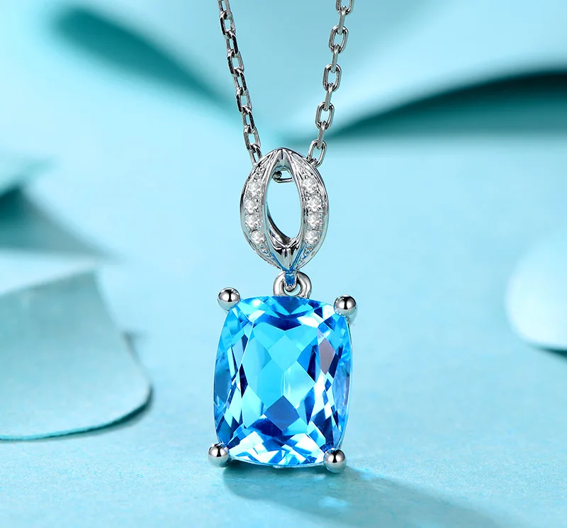 Милое женское ожерелье с кулоном в виде синего квадрата кристаллами серебряная