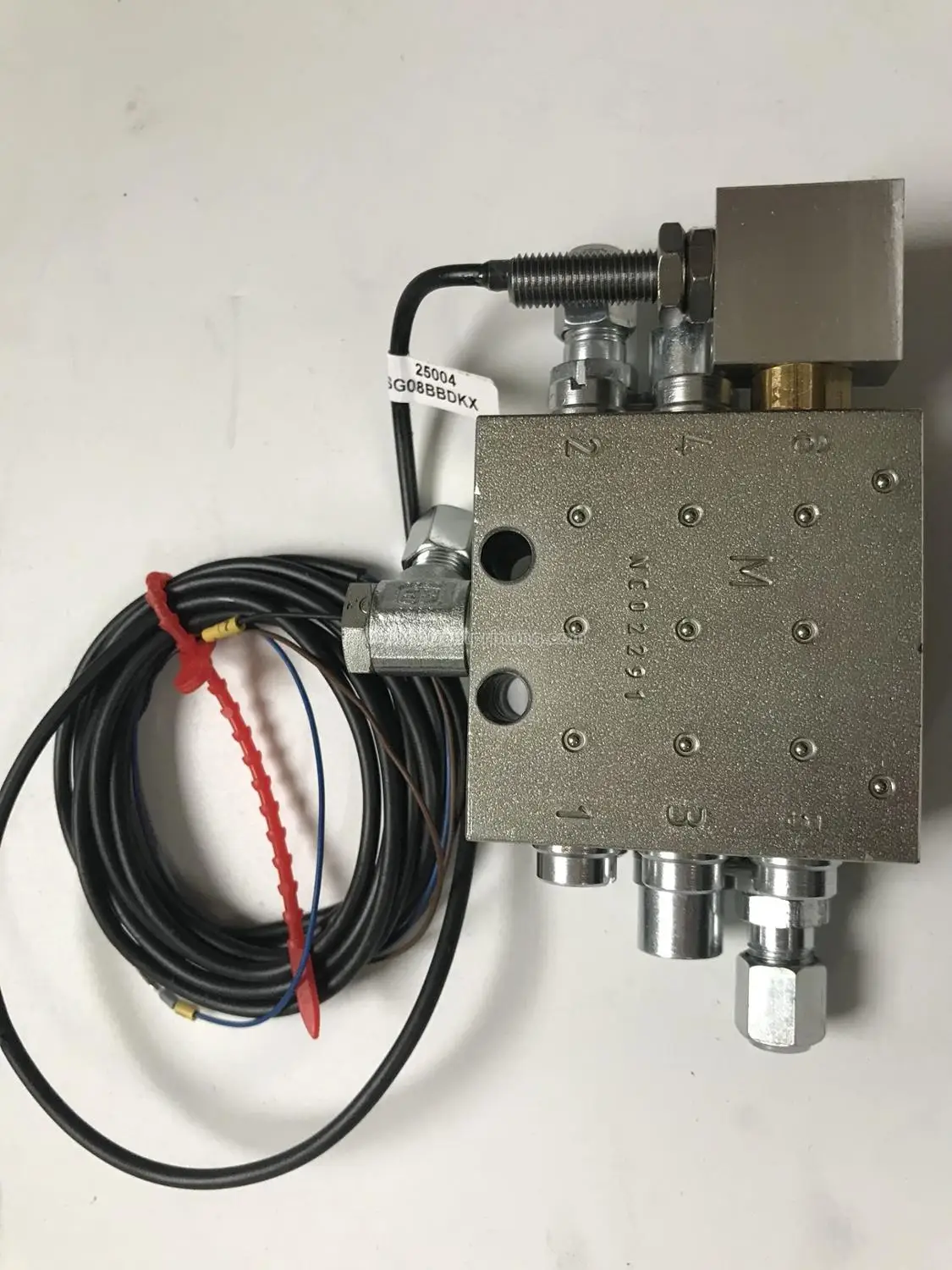 

DHL Free C6.302.303F Heidelberg CD102 SM102 Valve VPBM-3-003 C6.302.303F Offset Machine Parts