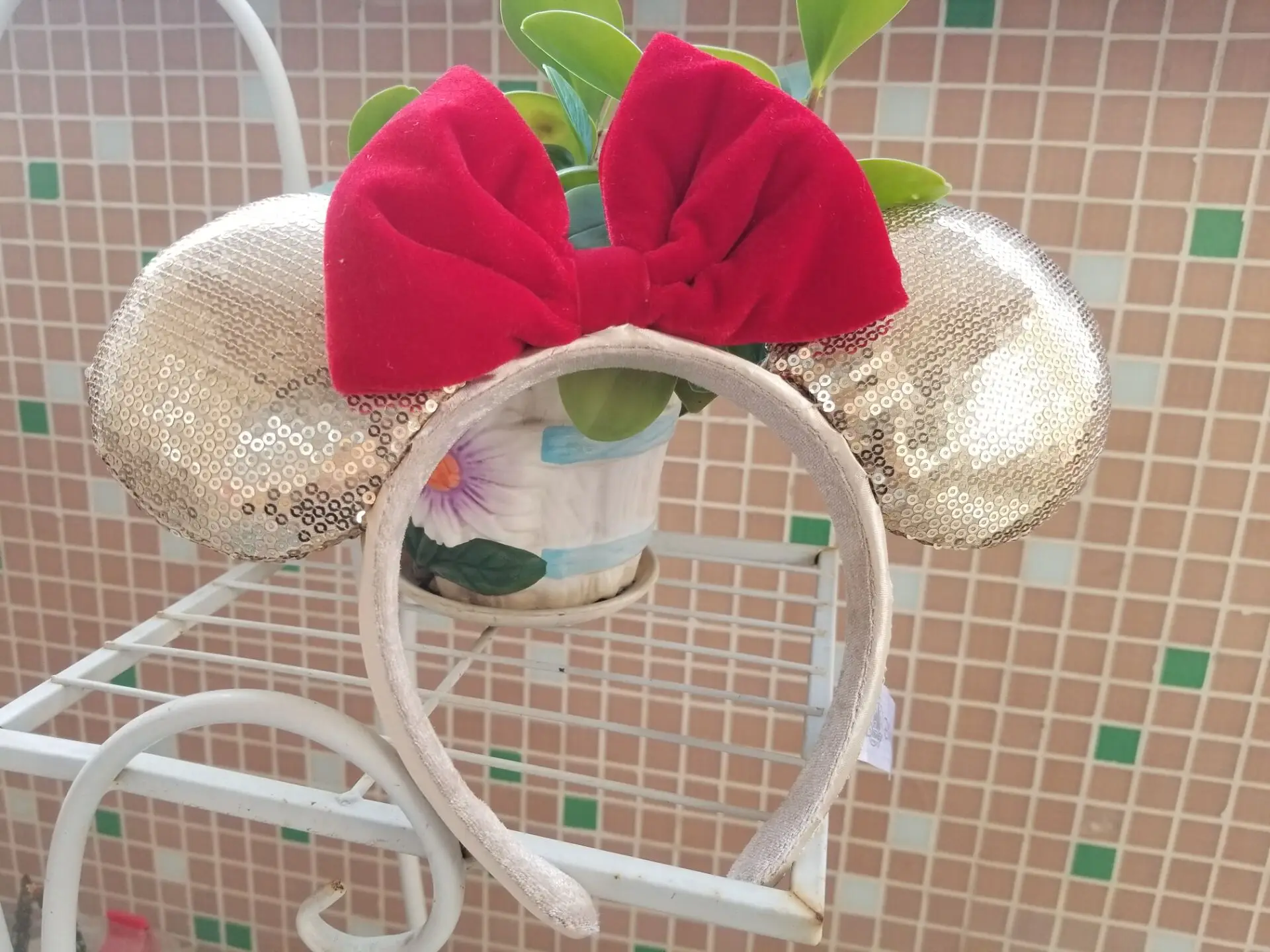 

2019 New Parks Gold Red bow Minnie Mouse Sequins Ear Headband Ears