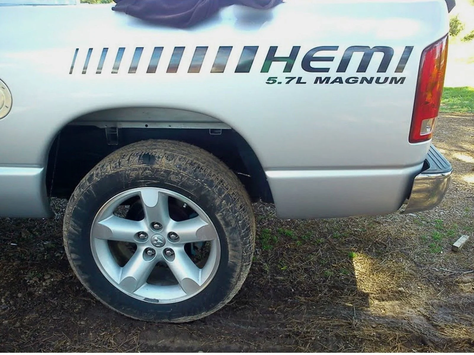 

For 2Pcs Truck car vinyl decal, racing stripe sticker "Dodge Ram " logo (both sides)