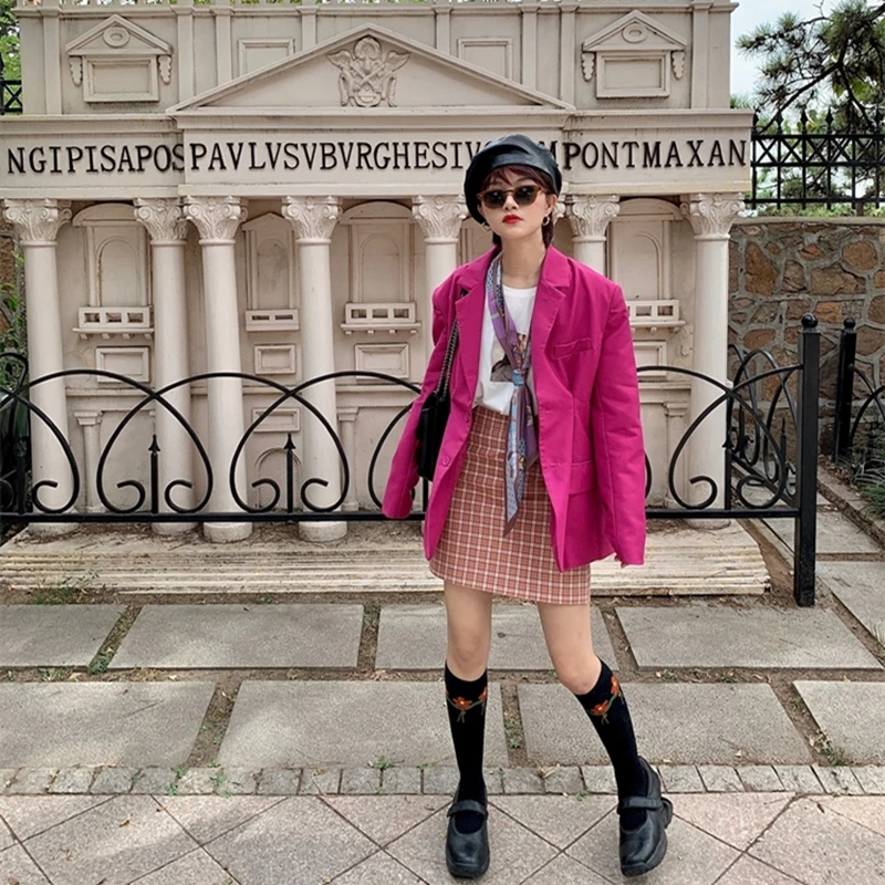 Свободная куртка с поясом красного цвета новая женская отворотом и длинным