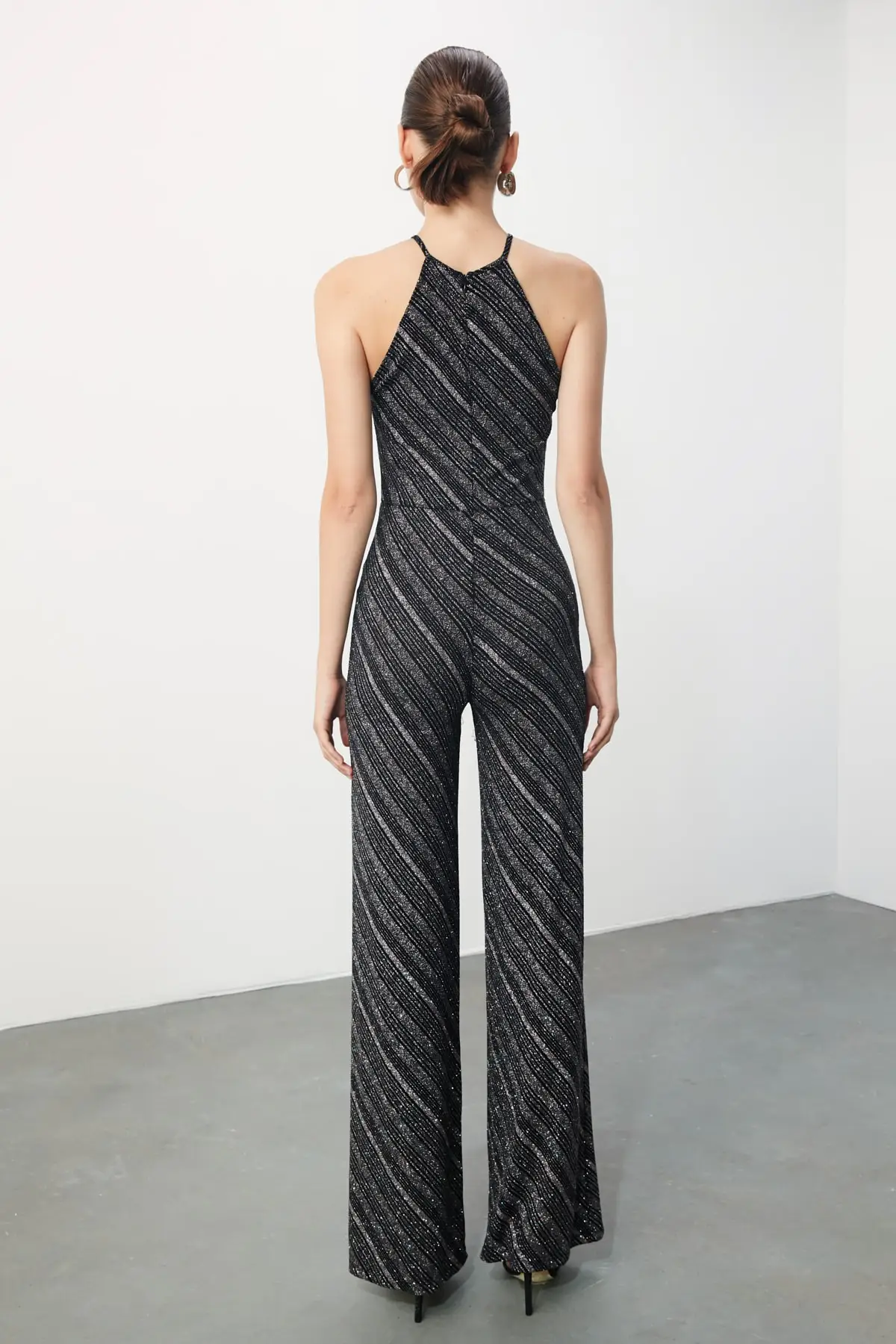 

Trendyol Halter Collar Jumpsuit TPRSS20TU0005