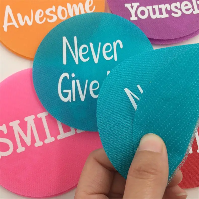 Отметьте места для сидения чтобы обучить упаковать 30 круглых точек дошкольников