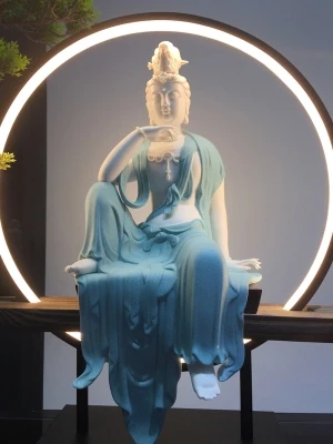 

Exquisite Shuiyue Freedom Guanyin Ceramic Buddha Decoration