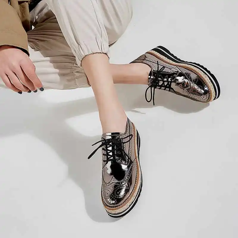 Классические туфли Krazing pot из лакированной кожи с перфорацией круглым носком на