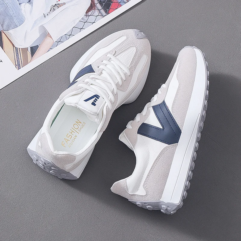 Новые женские туфли в стиле ретро повседневные на толстой подошве увеличивающие