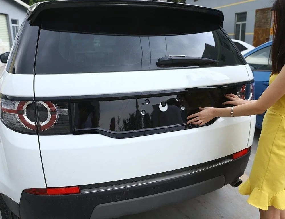 

For Land Rover Discovery Sport 2015-2017 Gloss Black Tail Door License Plate Bottom Protector Frame Trim