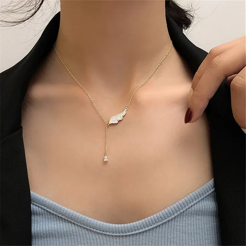 

Fashion Geometry Wing Necklace for Women Cute Romantic Brief Paragraph Crystal Pendant Chain Clavicle Gift Jewelry Link Chain