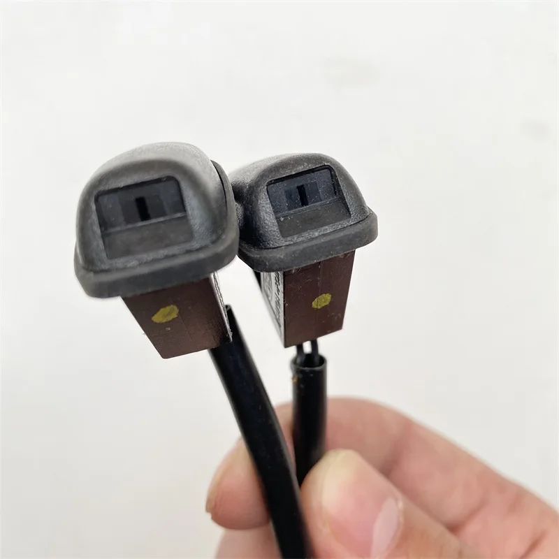 Автомобильная Форсунка щетки стеклоочистителя с подогревом ветрового стекла в