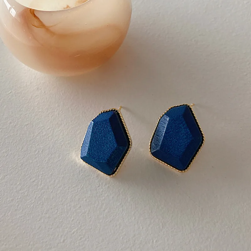 

Korea 2020 New Green Multicolor Irregular Wooden Stud Earrings For Women Small And Cute Party Hypoallergenic Aesthetic Jewelry