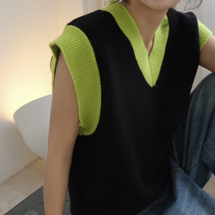 

Sweater Vest Women V-neck Simple Loose All-match Casual Korean Style Teens Chic Fashion Autumn Winter Sleeveless Sweaters