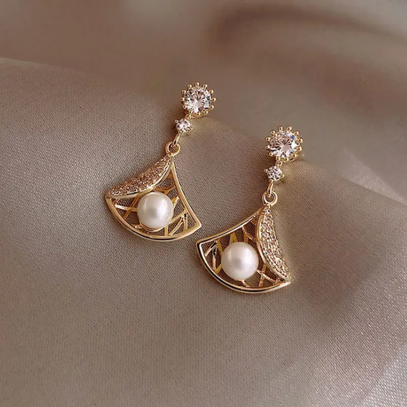  Karopel S925 Silver Elegant Fan-shaped Stud Earrings Female Net Red Temperament Simple and Fashion Wild Tide Pearl Drop Earrings