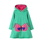 Детское осенне-зимнее хлопковое платье с капюшоном и аппликацией в виде бабочки