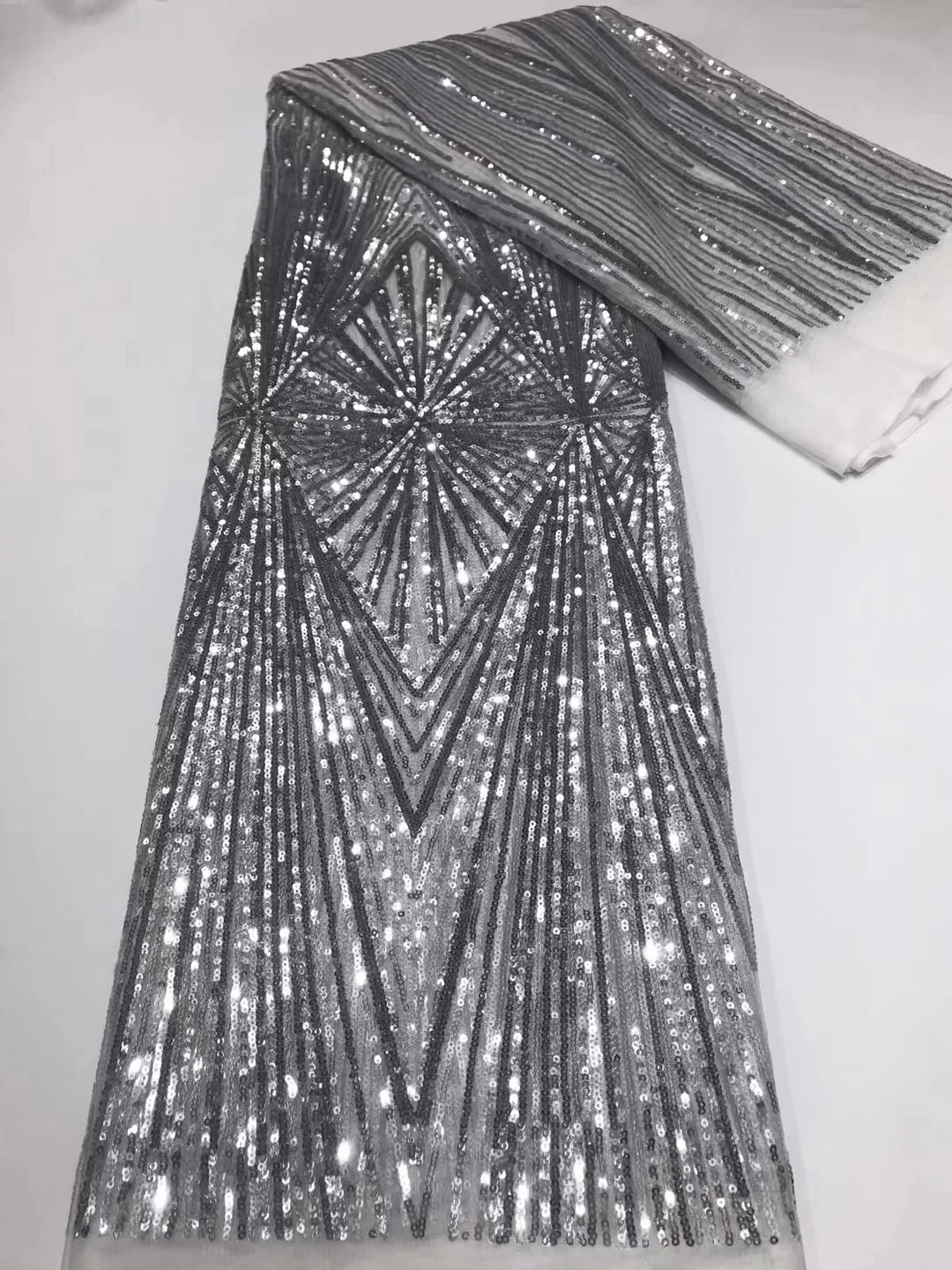 

Swiss Most Popular For Woman Party Dress 2022 Nigerian Lace Sequins African 3D Sequins Beaded French Mesh High Quality Fabric