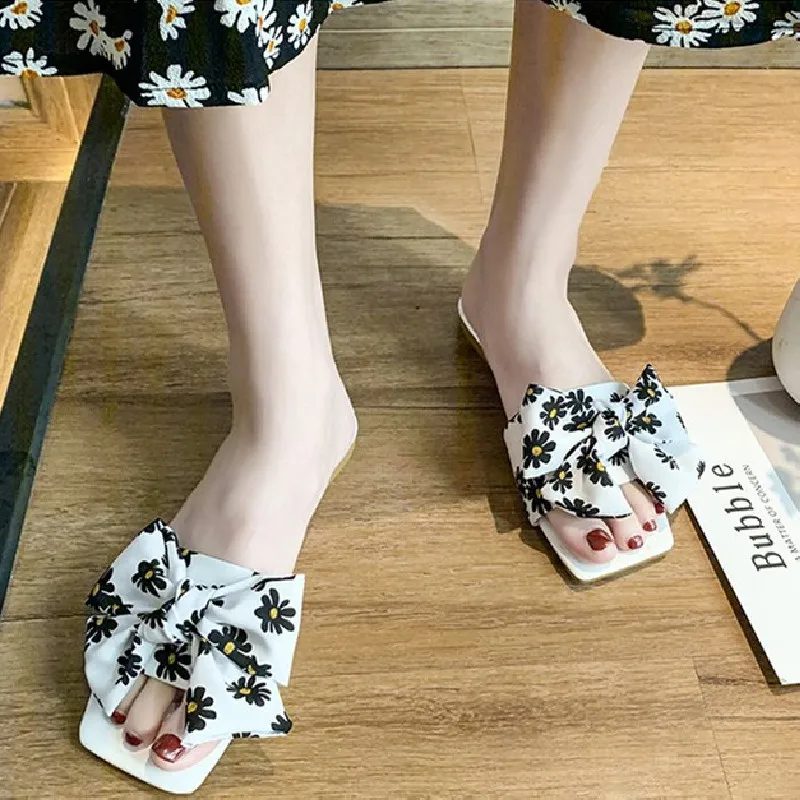 

Spring 2021 fashion flip-flops with bowtie cute outer slipper children's shoes