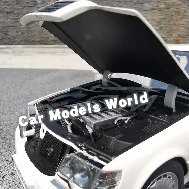 Литая под давлением модель автомобиля модель для S600(белый) 1:18+ маленький подарок