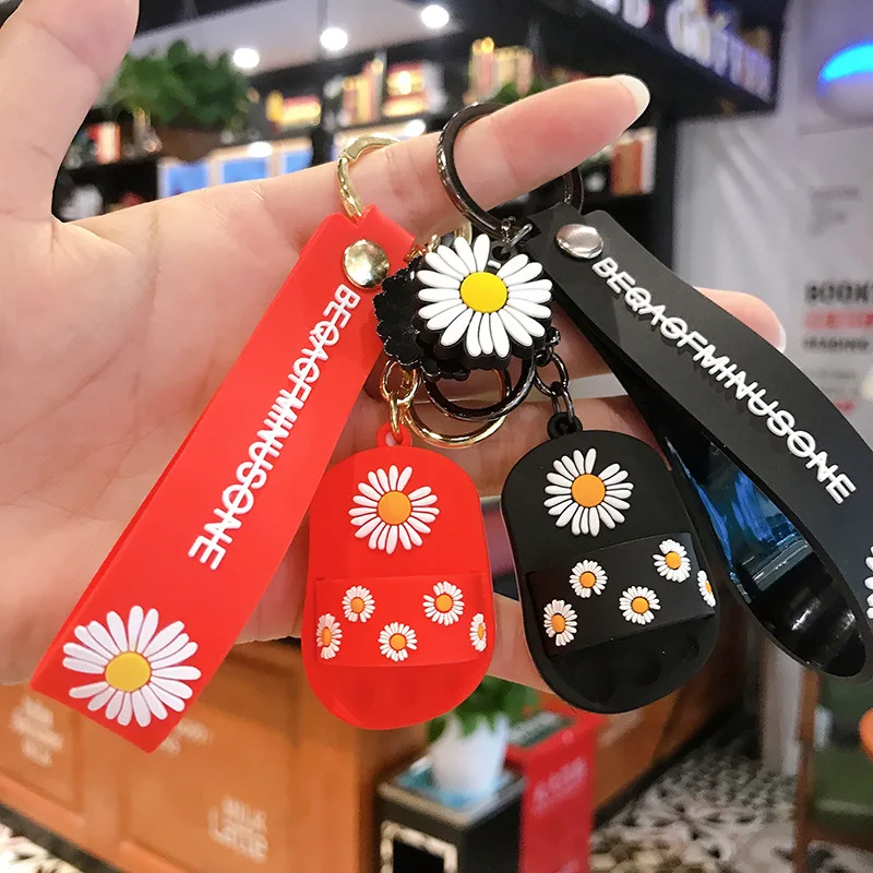 

Creative Keychain Small Gift Chrysanthemum Pendant Slippers Keyring Couple Backpack Car Key Chain Accessories