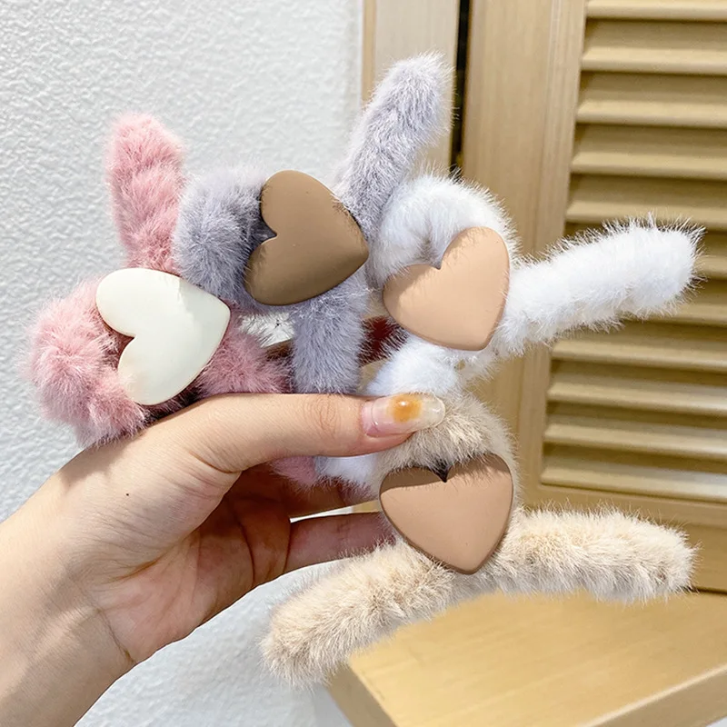 

Candy Color Korean Plush Hair Clip Faux Fur Hair Claws Combs Clamps Fashion Simple Fur Hair Clip With Heart For Women