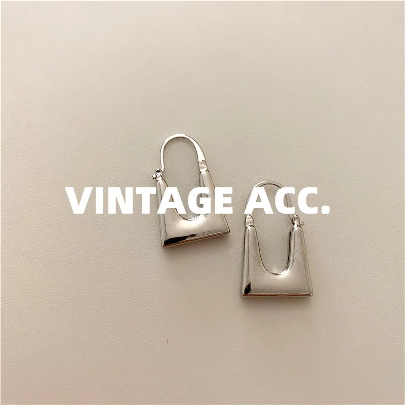 

Korean Retro Geometric Irregular Ear Buckle Simple Style Temperament Wild Cold Wind Romantic Gift for Girls Wholesale 2021New