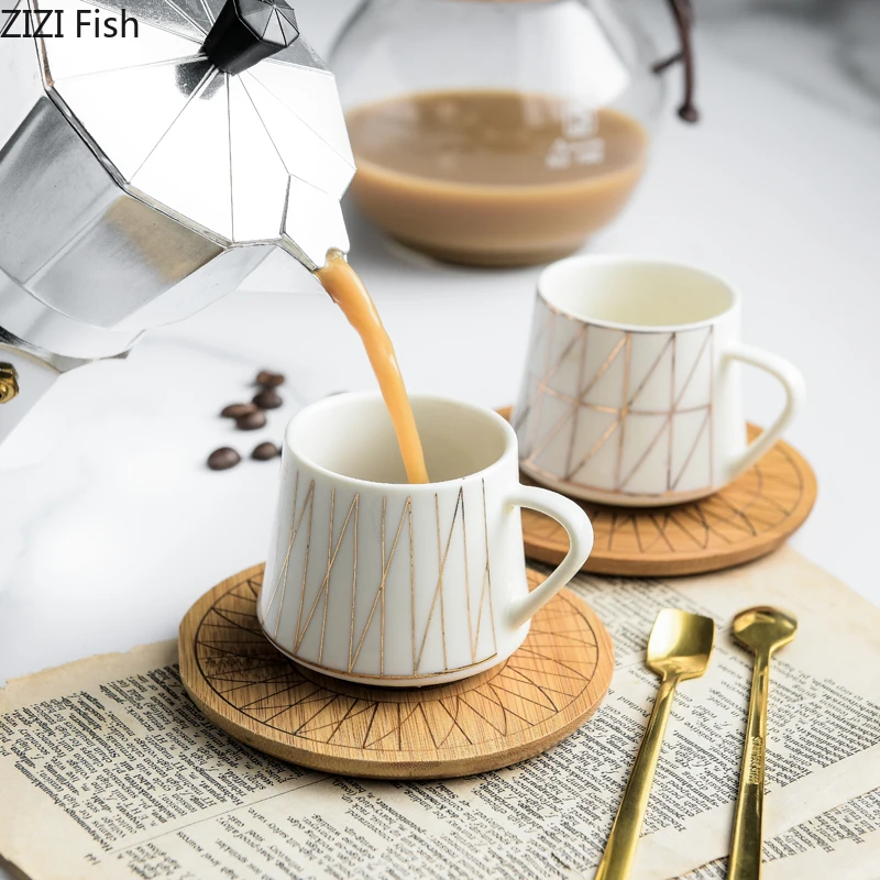 Керамическая кофейная кружка с золотыми полосками 80 мл маленькая для молока