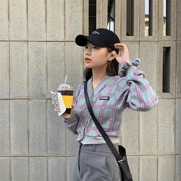 

2020 Korean Style Cardigan Knitted V-neck Single Button Women Winter Sweaters High Street Crop Top Cardigans for Fashion Women