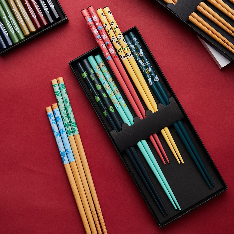 

Wooden Chop sticks 5 Pairs Chinese Style wood noodle kitchen Bamboo family chopstick cute chopsticks set adult eating utensils