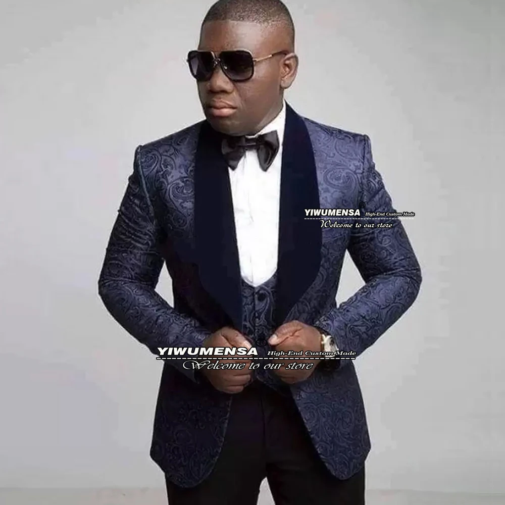 

Мужские костюмы темно-синего цвета, облегающий жаккардовый свадебный смокинг, 3 предмета, костюмы для шафера, черный пиджак с отворотом + жилет + брюки, платье для выпускного вечера