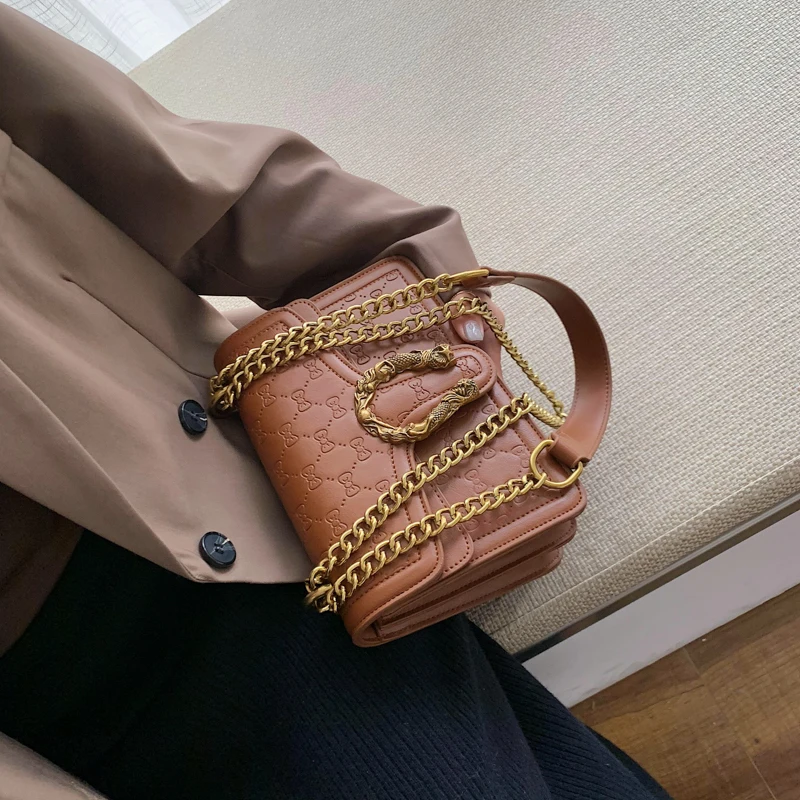 The New Korean Ladies Can Wear A Small Square Bag With Fashionable Chain On One Shoulder And Across Body | Багаж и сумки