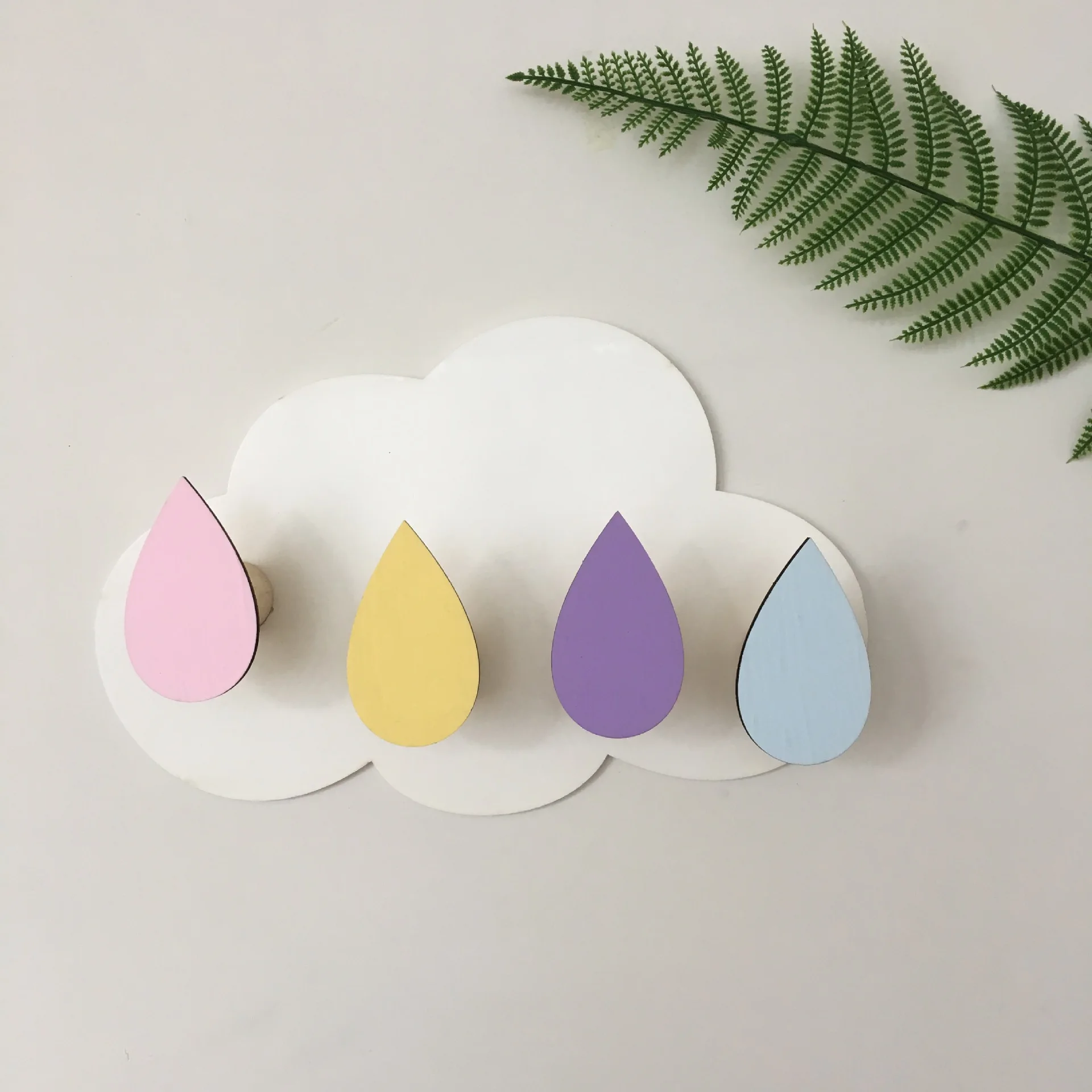 4 крючки станок и творческий минимализм дома с изображением облака капель дождя