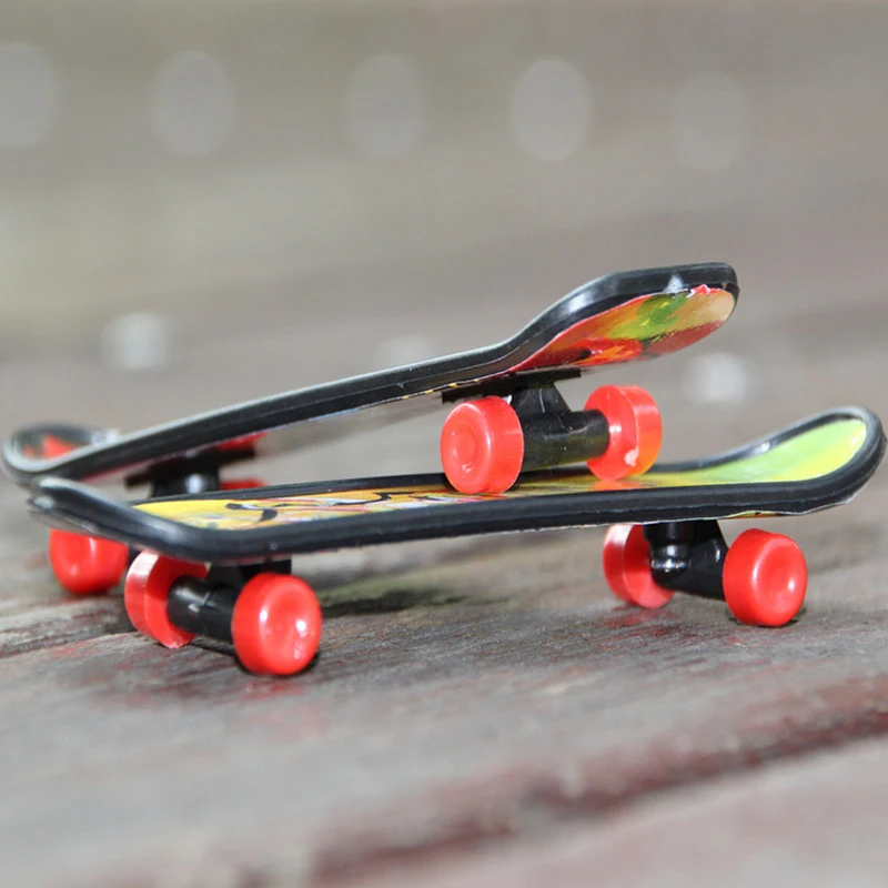4 шт./компл. необычные цветные пластиковые скейтборды для пальцев с мультяшным
