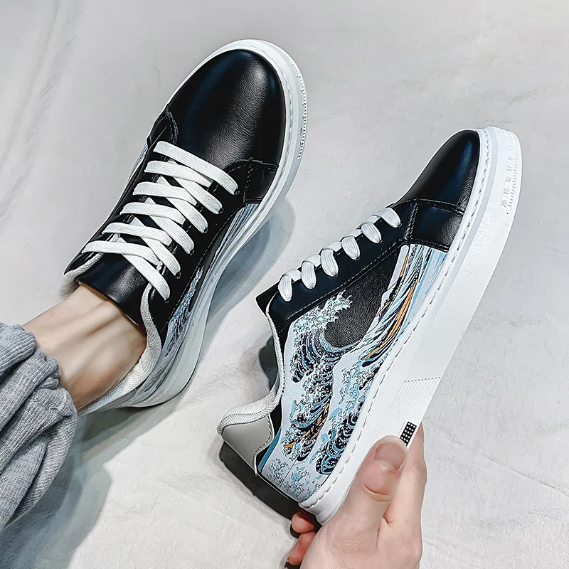 

Printed Giant Wave Men's Shoes of Ukiyoe Series In Europe Station Comfortable and Breathable Fashion Not To Hurt Your Feet