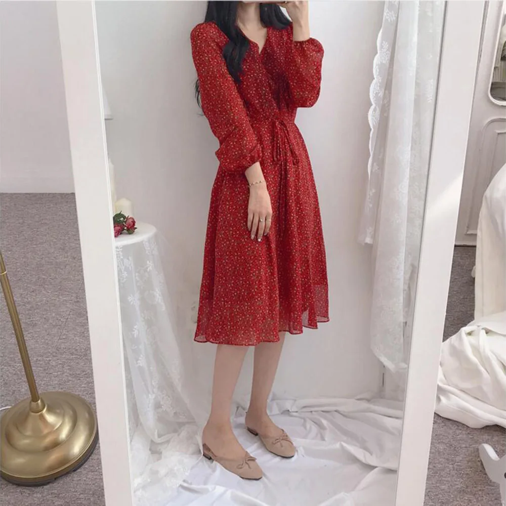 Шифоновое платье-трапеция с V-образным вырезом длинным рукавом и цветочным