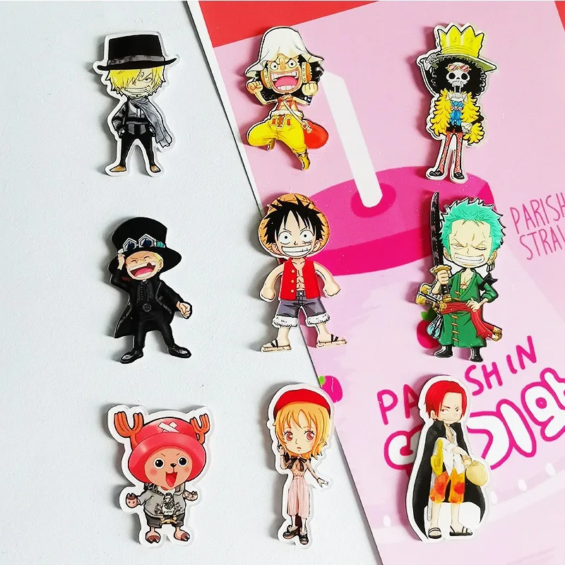 

200pcs Pack Wholesale MIX Anime Luffy Zoro Chopper Nami Plastic Pin Brooches Badges for Coat Bag Kids Gift