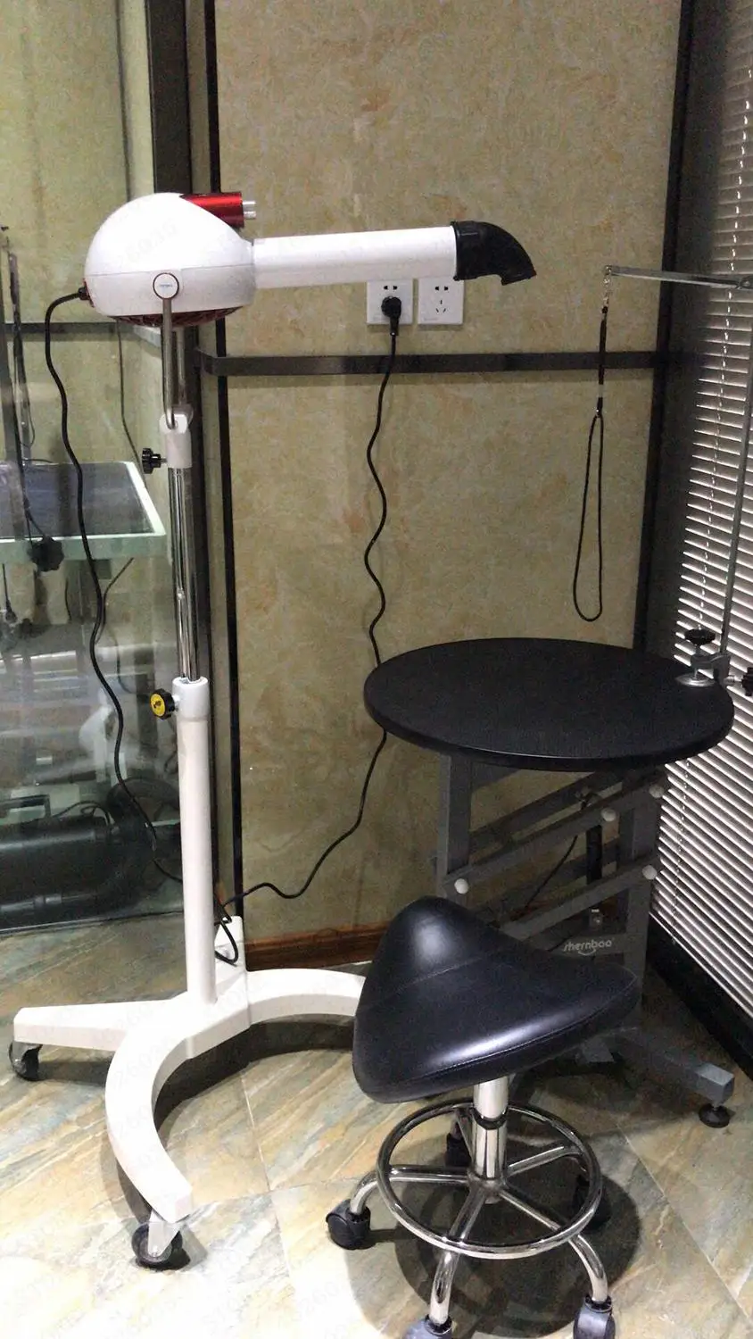 Стойка Вертикальная настенная для сушки шерсти собак и кошек 1800 Вт | Дом сад