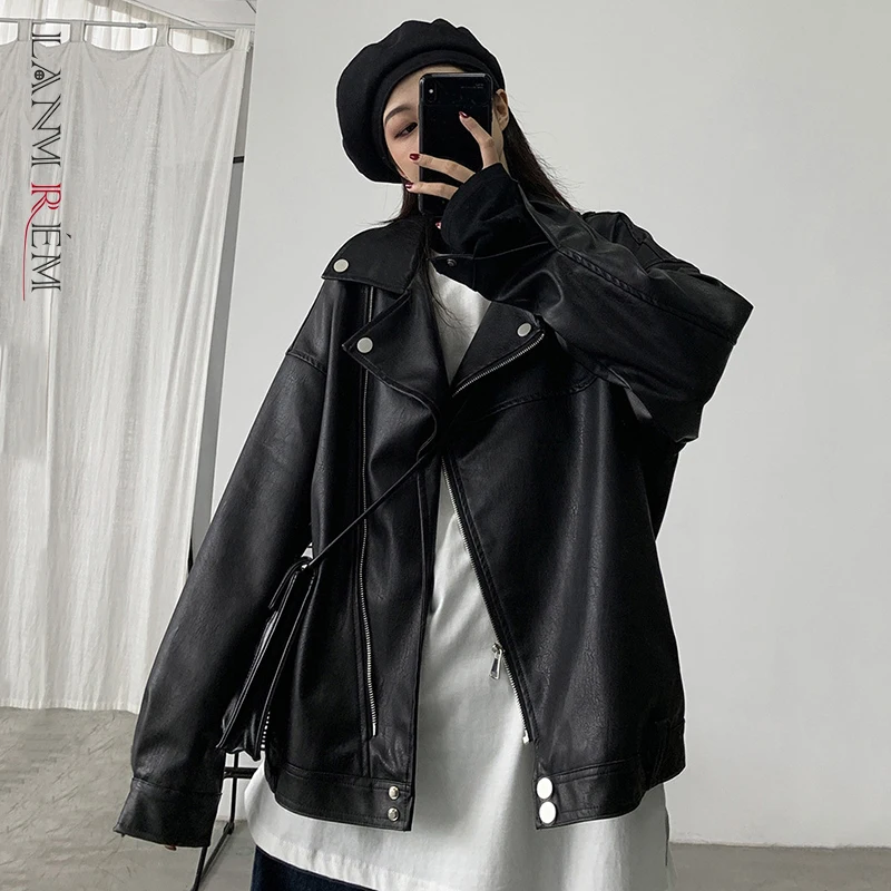 

LANMREM 2022 Autumn New PU Leater Jacket Women's Korean Casual Retro Lapel Loose Long Sleeve Black Zipper Short Coats 2W378