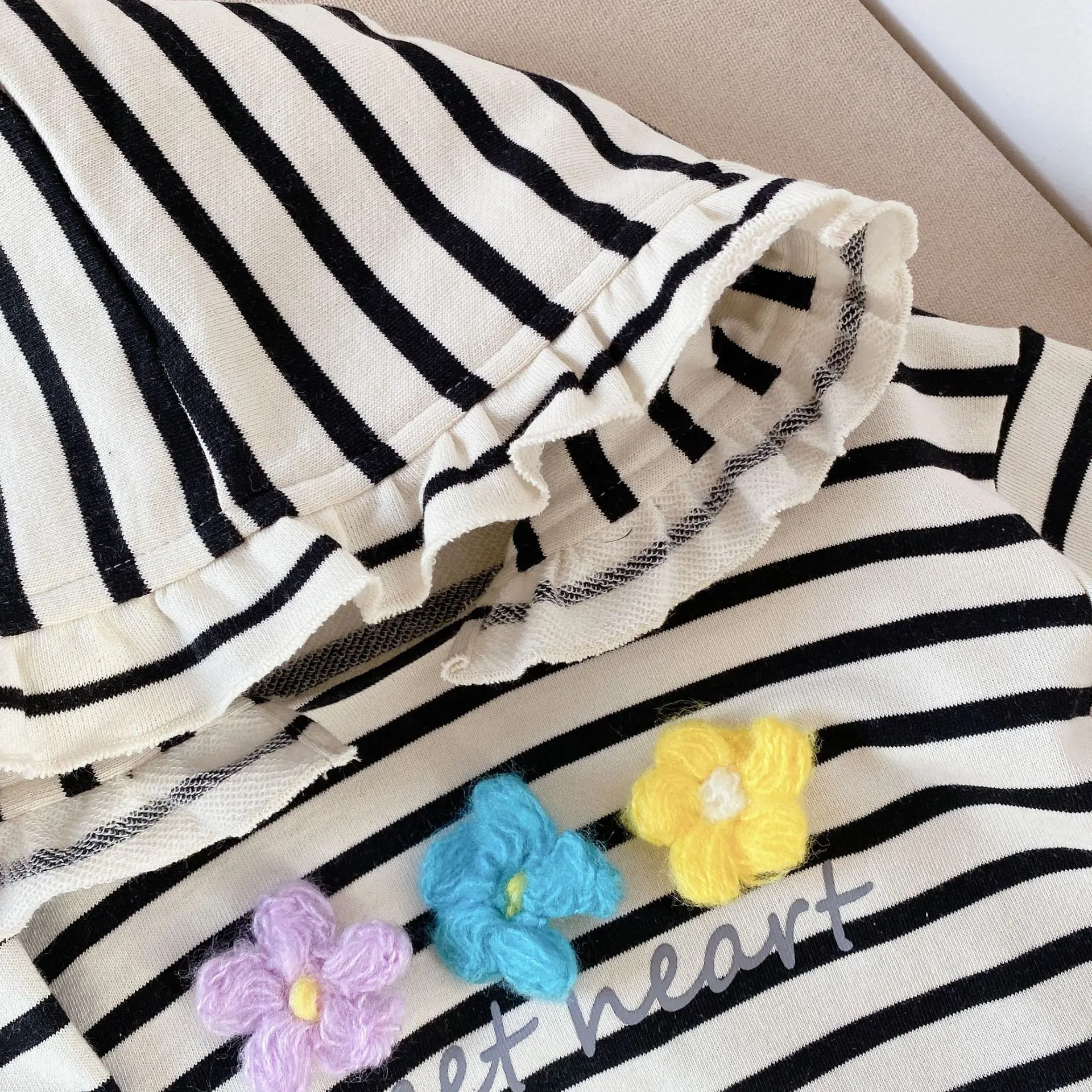 

Korean Newborn Baby Girls Autumn Spring Baby Rompers Jumpsuits Infant Floral Ruffles Lovely Hoodied Clothing And Pants For 0-36m