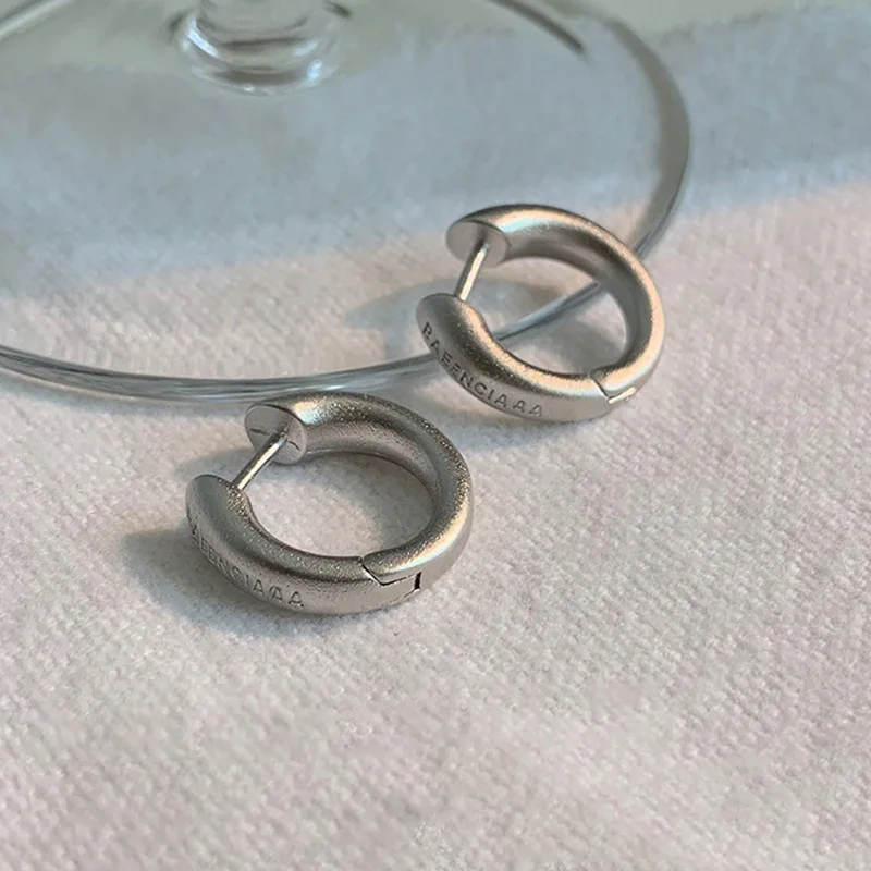 

Женские серьги-кольца из серебра 925 пробы