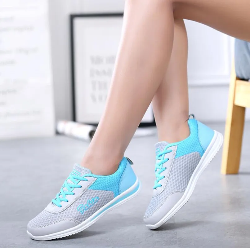 

Женские кроссовки для бега, спортивная обувь, дышащая сетчатая Повседневная прогулочная обувь на плоской подошве, Легкие Теннисные женские...