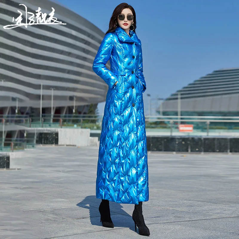 

Женский длинный пуховик, голубой Яркий пуховик с закрывающей талией и белым утиным пухом, длиной выше колена до щиколотки, 2020, 6130